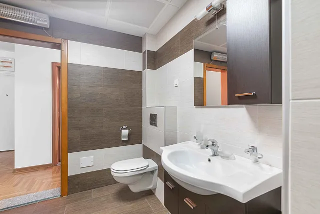 Geräumige 2-Zimmer-Wohnung mit Garage in Petrovac – 77 m² — photo 6